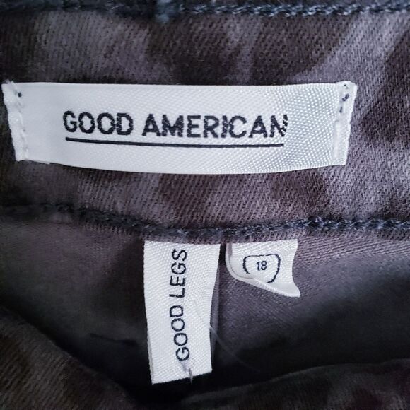 Good American Good Legs High Rise Jeans in Gray Leopard‎ - Picture 6 of 9